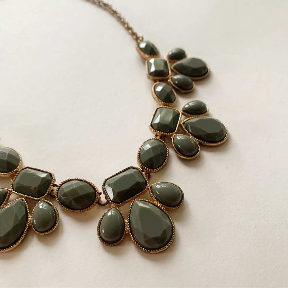 SAGE GREEN / GREY STATEMENT NECKLACE